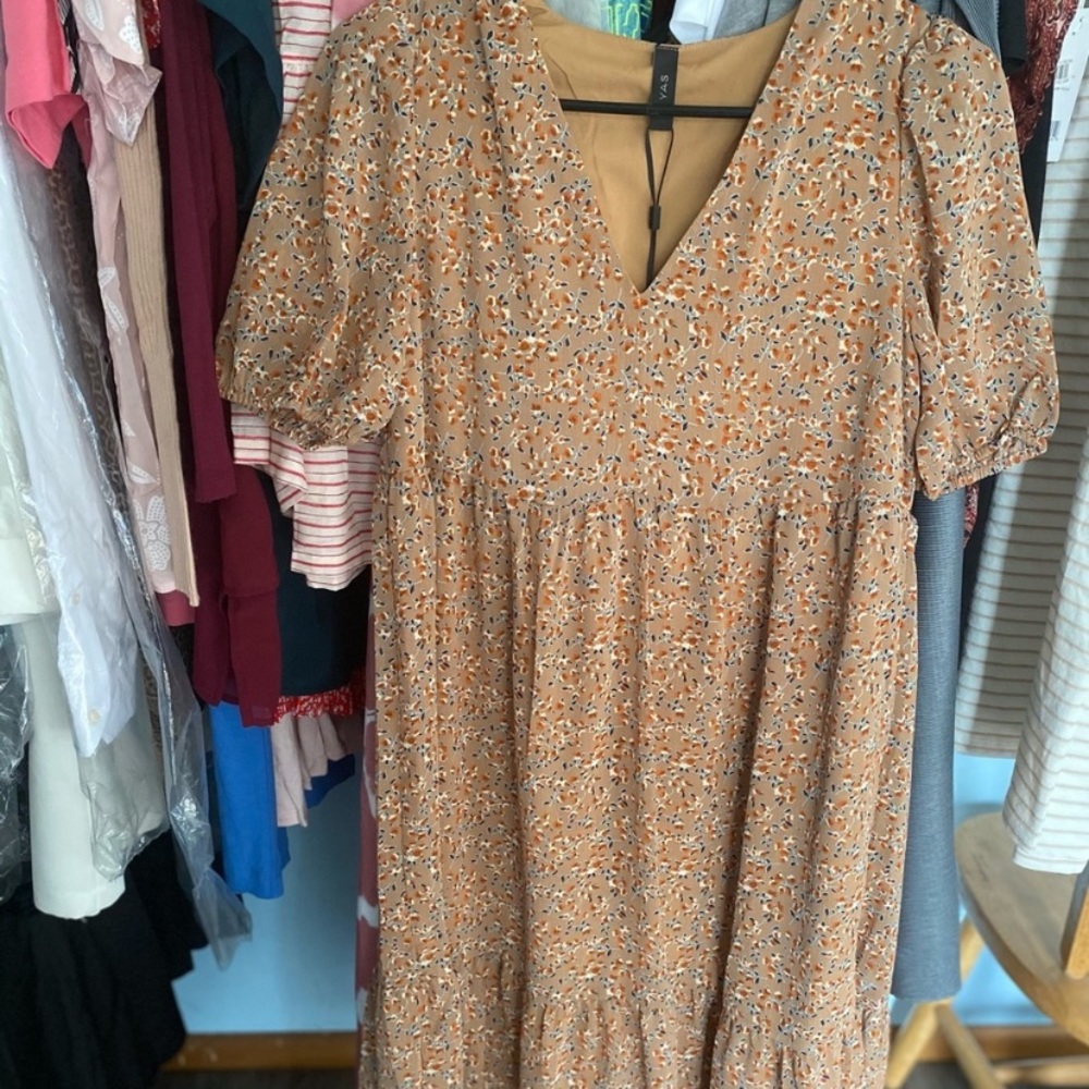 🌟Y.A.S petite maxi dress in ditsy print